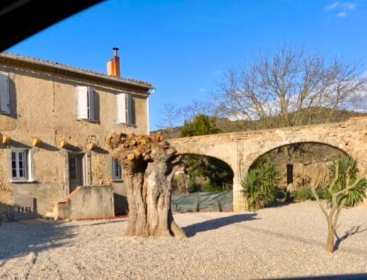 La Maison De L'Aqueduc Cournanel Экстерьер фото